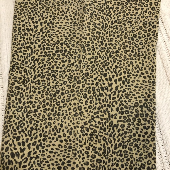 Liz Claiborne Leopard Pants - Picture 4 of 6